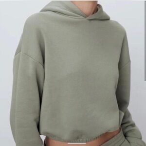 Zara| Size S Green Cropped Pullover Hoodie